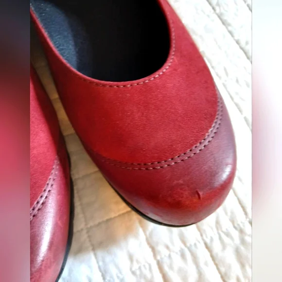 Munro Classic Red Strap Shoes 8.5 - Picture 3 of 6